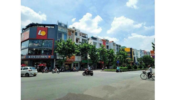 **K.hu V.ip,Mặt Tiền KD Khu Phan Xích Long–Nhà Mới Đẹp Full Nội Thất-89m2 Nở Hậu-Xíu 16Tỷ