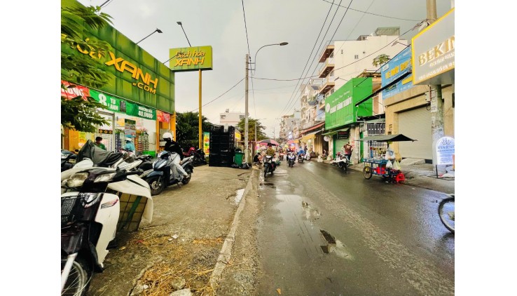 Mặt tiền Chợ Thạch Đà, Nhà 5 Tầng (4x20m). Vị trí đẹp, cho thuê giá cao.
