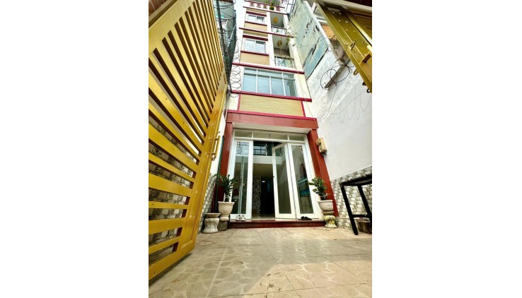 QUẬN 5 Bán Gấp Nhà HXH 20M Ra MT Lê Hồng Phong 51m, 5Tầng,Nhà Đẹp Full Nội Thất Vào Ở Ngay.