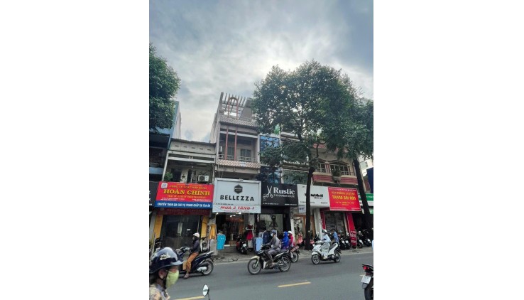 * Quận 11-Mặt Tiền Đoạn đep KD Sầm Uất Ong Ích Khiêm 4Tầm Đúc 43m2, cho thuê 25Tr/th-13Tỷ