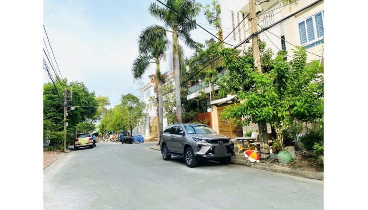 8x21m biệt thự KDC Nam Long - P Phú Thuận Q7 - 4 tầng đẹp - giá 21.9 tỷ