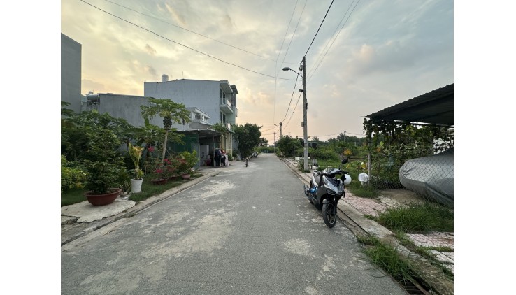 Đất phân lô 4x20m - Gò Cát Phú Hữu Q9 - đường nhựa 8m có vỉa hè - giá 3,98 tỷ