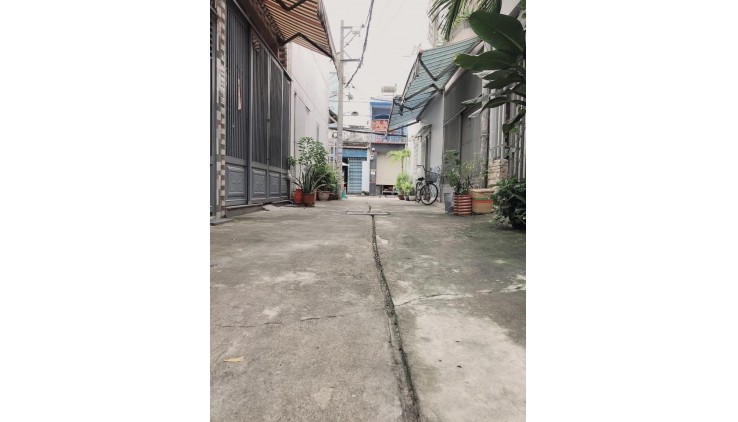 HXH VÀO NHÀ 3 tầng 90M2 ngay chợ Sơn Kỳ, TP không lộ giời, giá chỉ 6 tỷ