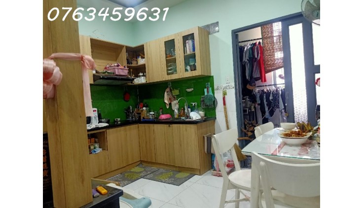 NTK-25.2-360
NHÀ CHUẨN ĐẸP-NGUYỄN SƠN-44,2 M2-2 PN-2PWC- HẺM RỘNG 3M