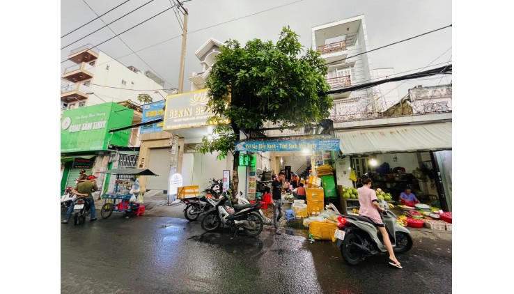 Mặt tiền Chợ Thạch Đà, Nhà 5 Tầng (4x20m). Vị trí đẹp, cho thuê giá cao.