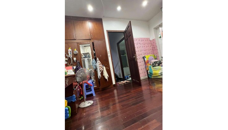 *+ Nguyễn Biểu Quận 5 Sát Vách Q1, 4 tầng 4X13, 4PN , Sổ vuông, Hoàn Công Đủ 9Tỷ Hơn