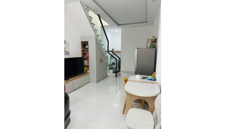 Mặt tiền P5 Quận 8, 2 tầng 55m2 ngay cầu Nguyễn Tri Phương, đường 10m xe hơi ngủ nhà, chỉ 7 tỷ TL