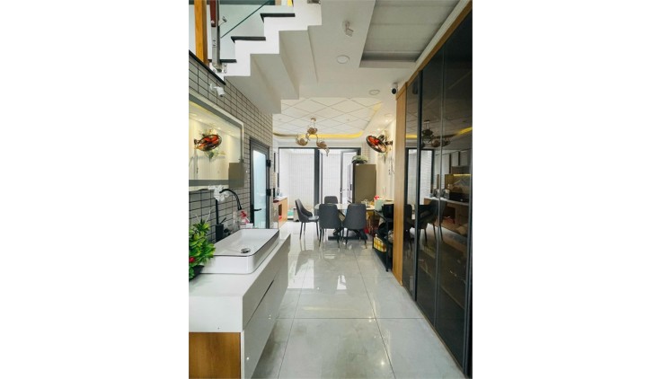 Nhà 5 Tầng đường Bùi Quang Là, Hẻm 6m thông, gần Emart Phan Huy Ích, giá 7.43 tỷ