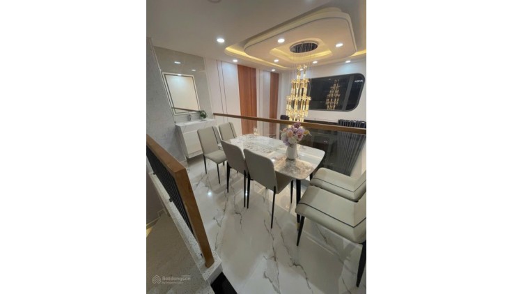 Cách mặt tiền Tạ Quang Bửu 100m, 80m2 6 phòng ngủ, gần chợ, ngay trung tâm Aeon Cao Lỗ