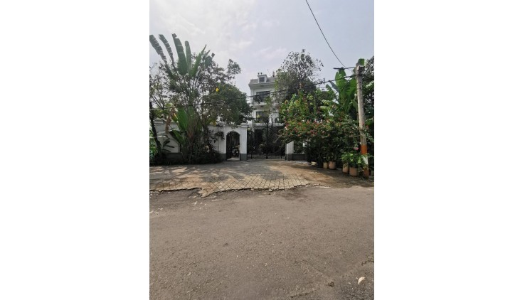 BIỆT THỰ ĐẲNG CẤP SANG TRỌNG - VIEW SÔNG - MẶT TIỀN ĐƯỜNG -400m2  10X40 8PN - GIÁ CHỈ 18 TỶ.