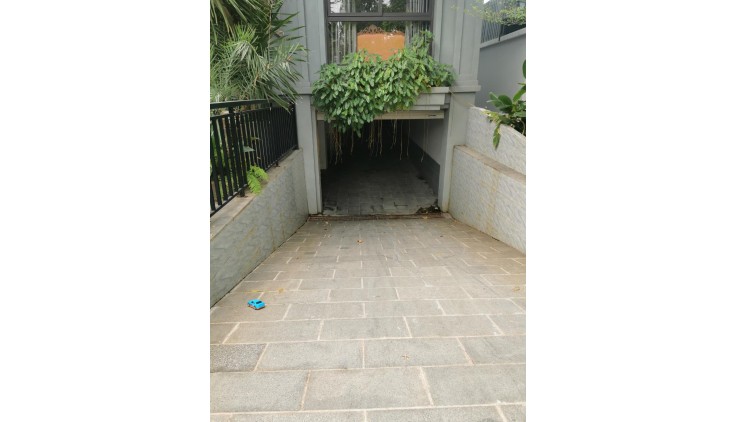 BIỆT THỰ ĐẲNG CẤP SANG TRỌNG - VIEW SÔNG - MẶT TIỀN ĐƯỜNG -400m2  10X40 8PN - GIÁ CHỈ 18 TỶ.