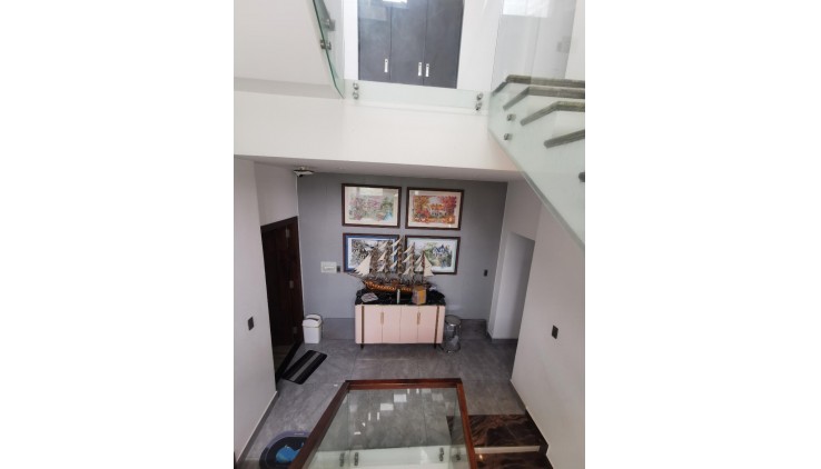 BIỆT THỰ ĐẲNG CẤP SANG TRỌNG - VIEW SÔNG - MẶT TIỀN ĐƯỜNG -400m2  10X40 8PN - GIÁ CHỈ 18 TỶ.