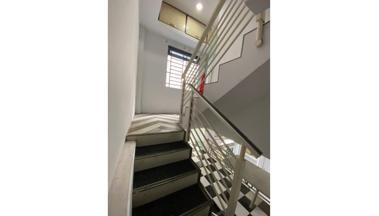 TRUNG TÂM Q10- ĐIỆN BIÊN PHỦ - NGANG 6.26M- GIÁP Q1- Q3 - 5 TẦNG - DTSD 80M2- CHỈ 5.5 TỎI