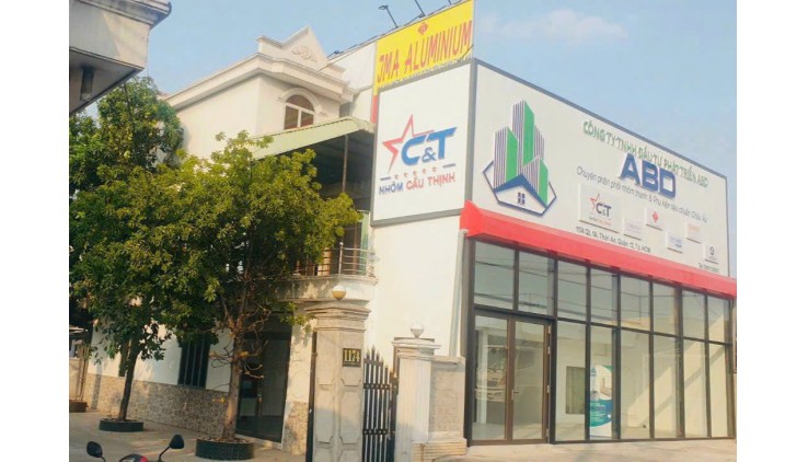 Cho thuê Showrom góc 2 mặt tiền Quốc Lộ 1A (khu vực dân cư đông, đi lại thuận tiện) gồm: