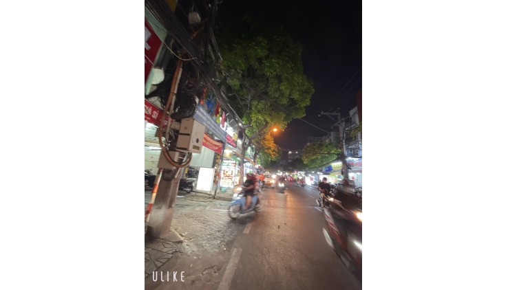 BÁN NHÀ ĐẸP, [ P3Q8] - HẺM 184 ÂU DƯƠNG LÂN, NHÀ 3 TẦNG BTCT KIÊN CỐ, ĐẸP LUNG LINH FULL NỘI THẤT - DIỆN TÍCH 43.2M2 ĐẤT HIỆN HỮU VUÔNG VỨC - HOÀN