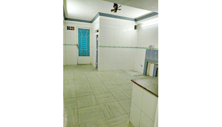 Mặt tiền Tạ Quang Bửu 4x16 đúc 5 tầng sổ riêng chỉ 17 tỷ 5