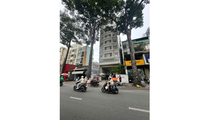 - Hàng Hiếm Ngang 8.4.m Mặt tiền kinh doanh sầm uất  Hùng Vương Quận 10 Sát Vách Quận 5