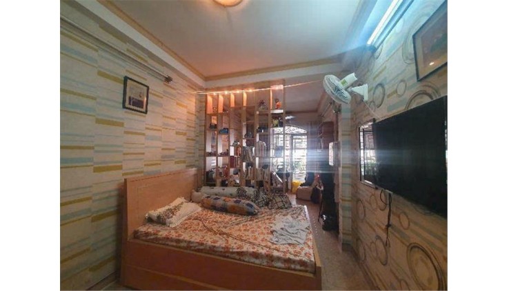 CHỈ 5.8 TỶ- Nhà Hẻm 4Tầng Gần Mặt Tiền Nguyễn Văn Cừ Q1 35m2,3PN, TN thuê 13Tr/th