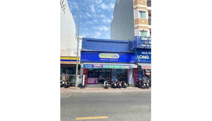 ***Bán nhà mặt tiền đường Cao Thắng, Phường 12, Quận 10 ngay Hà Đô Centrosa.