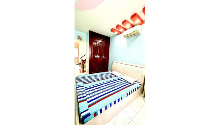 QUẬN 5 Bán Gấp Nhà HXH 20M Ra MT Lê Hồng Phong 51m, 5Tầng,Nhà Đẹp Full Nội Thất Vào Ở Ngay.