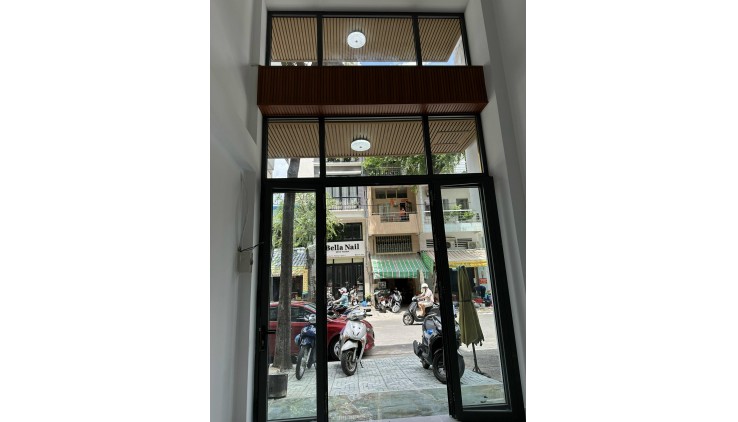 * Bán Nhà Mặt Tiền Sung Túc Phan Văn Trị Q5, 3Tầng 30m2SổVuông, Hoàn Công Đủ-8Tỷ Hơn