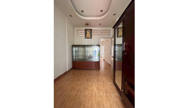 * NGỘP  Chủ Gấp Bán!Một Căn Ra MT Lê Hồng Phong,4Tầng,7PN 64m, Ôtô Vào Nhà.Xíu 10Tỷ