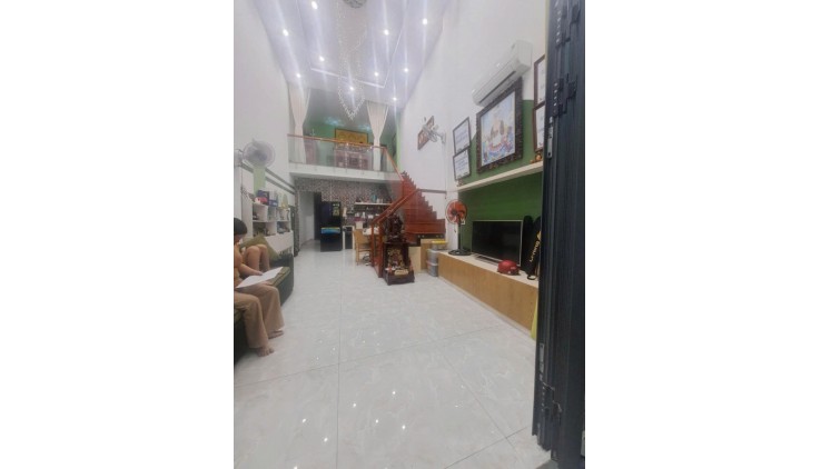 Bán nhanh nhà đẹp HXH 7m Thạnh Xuân, 100m2, T1L, 3PN, sân xe hơi >4Tỷ