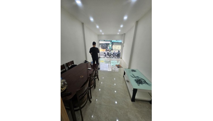 Mặt tiền kinh doanh vip đoạn Nguyễn Trãi - Lê Hồng Phong giá chỉ 11 tỏi