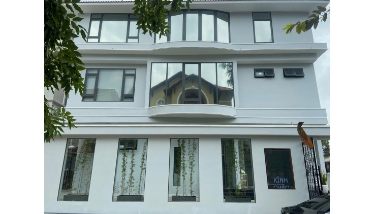 Bán nhà 117/10 Nguyễn Văn Hưởng P.Thảo Điền TP. Thủ Đức DT 18.07x26.45m Giá 79 tỷ