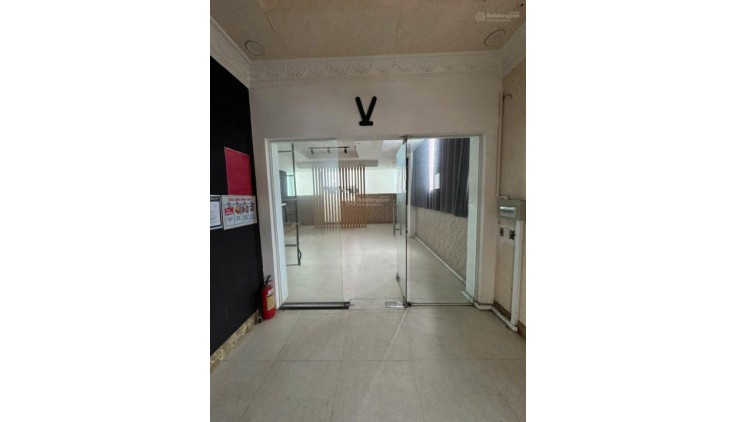 Chính chủ bán nhà mặt tiền DT 120m2 1 trệt 5 lầu đang KD đường Huỳnh Tấn Phát, Phường Phú Thuận