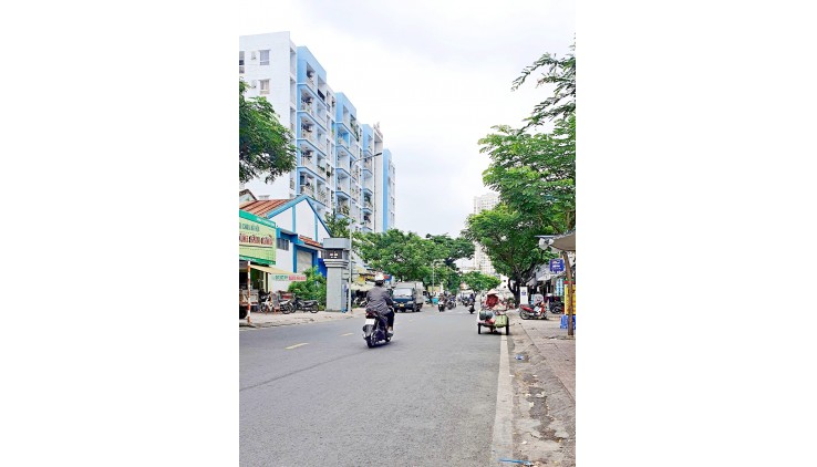 Mặt tiền Bến Bình Đông 4.5x20 chỉ 15 tỷ 7