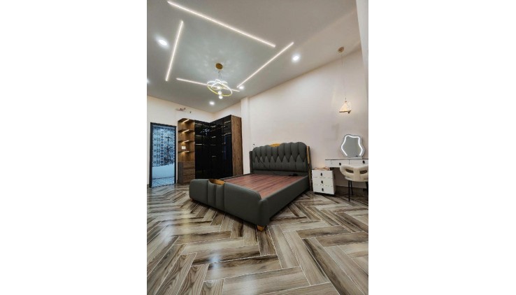 BÁN NHÀ MẶT TIỀN THẠNH LỘC QUẬN 12 - NHÀ MỚI NỘI THẤT CAO CẤP - HƠN 121M2 (4.1 x 30) NỞ HẬU TÀI LỘC, 4 TẦNG BTCT - CHỈ NHỈNH 7 TỶ.