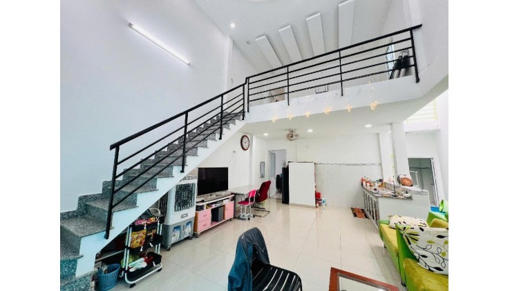 NHÀ ĐẸP Ở NGAY - HẺM NHỰA Ô TÔ GẦN KDC HIỆP THÀNH CITY - 71M2 (5 x 14), NỞ HẬU, 2 TẦNG, 3 PN - CHỈ HƠN 3 TỶ.