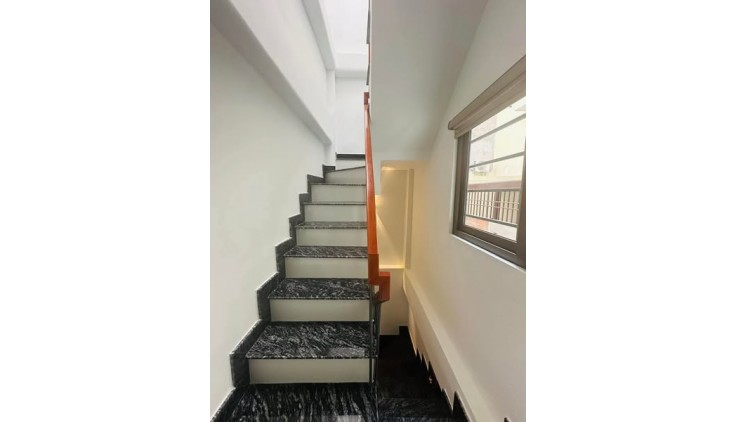 Nhà Đường Nguyễn Trọng Tuyển Phường 1 Tân Bình.