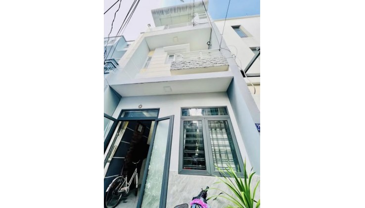 NGAY CHỢ TÂN HƯƠNG - CÁCH MẶT TIỀN MỘT CĂN - 3 TẦNG - 41M NỞ HẬU CHỈ 4.x TỶ