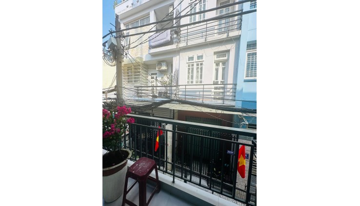 Nhà Đường Nguyễn Trọng Tuyển Phường 1 Tân Bình.