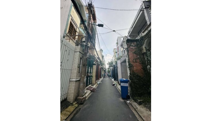 Nhà Hẻm Ôtô Sát Mặt Tiền Đường Thích Quảng Đức Phường 5 Quận Phú Nhuận.