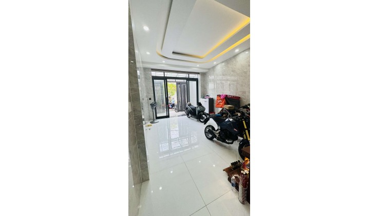 Nhà Hẻm Ôtô Đường Hồ Thị Kỷ Phường 1 Quận 10.