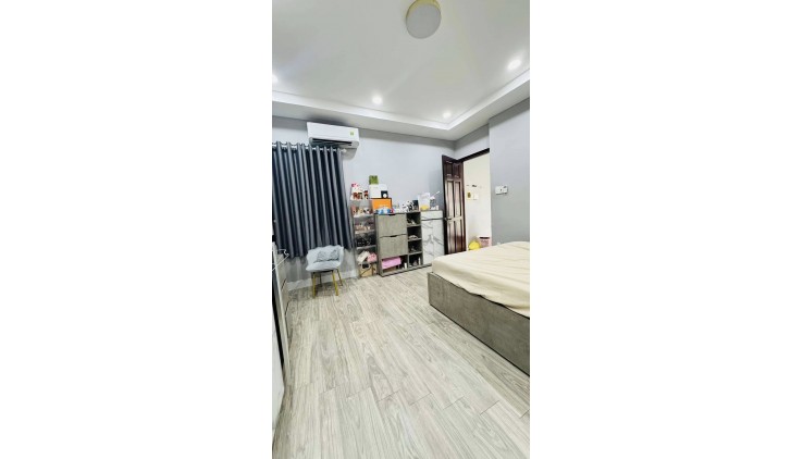 Nhà Mặt Tiền Kinh Doanh Trần Bình Trọng Phường 5 Quận Bình Thạnh.