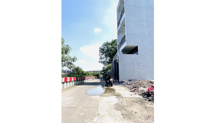 BÁN LÔ ĐẤT ĐẸP - HẺM XE TẢI 5M THÔNG NGAY TÔ NGỌC VÂN - HƠN 112M2 (4 x 27), NỞ HẬU - GẦN TRƯỜNG NGUYỄN VĂN THỆ - GIÁ NGỘP 4.75 TỶ.