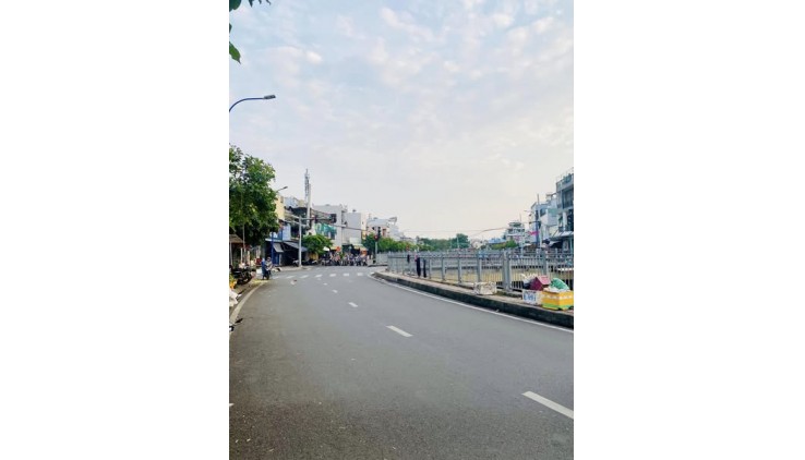 KÈO THƠM - CHỈ 5.x TỶ - NHÀ C4 99M - NGANG HƠN 7 - CÁCH MT KÊNH NƯỚC ĐEN 1 CĂN