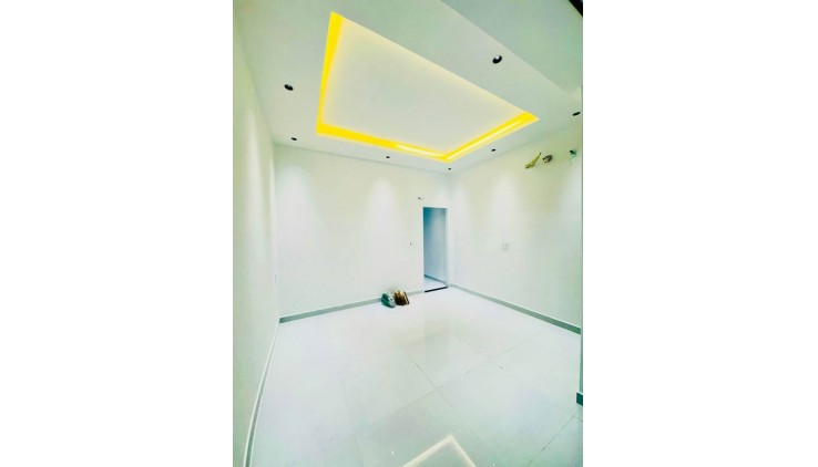 NHÀ MỚI 64M2 NỞ HẬU - 3PN - HẺM XE HƠI ĐỖ CỬA - NGAY GẦN AEON NHỈNH 5 ĐỒNG