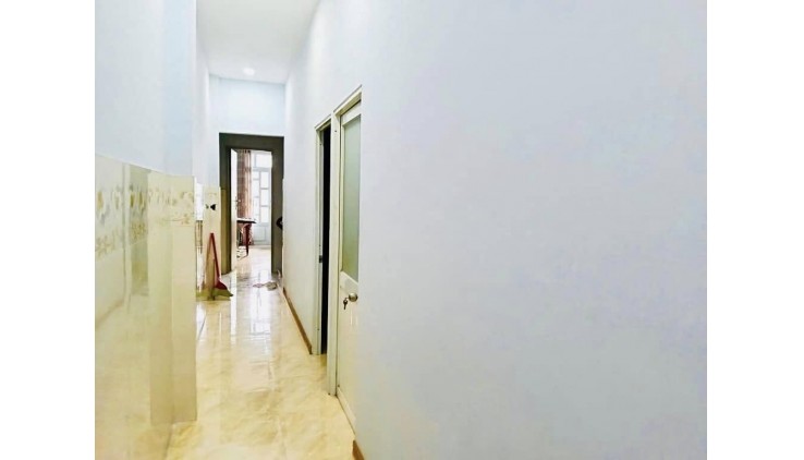 GIÁP TÂN PHÚ - GẦN 4 XÃ - HXH - NHÀ MỚI 70M - 3 TẦNG - 5PN NHỈNH 5 TỶ