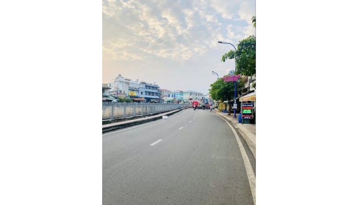 KÈO THƠM - CHỈ 5.x TỶ - NHÀ C4 99M - NGANG HƠN 7 - CÁCH MT KÊNH NƯỚC ĐEN 1 CĂN