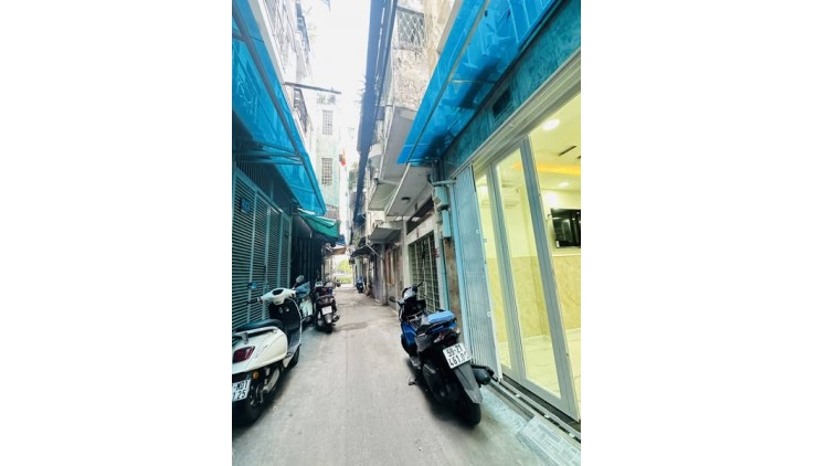 Nhà Đường Đoàn Văn Bơ Quận 4 Phường 9.