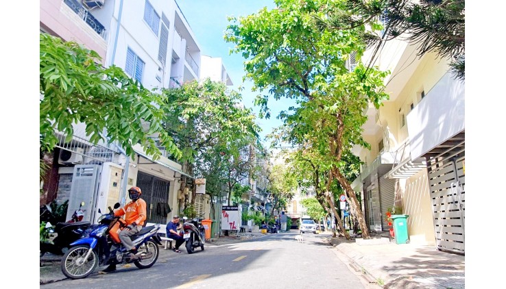 Mặt tiền đường số 8 KDC Trung Sơn 5x20 đúc 4 tầng chỉ 17 tỷ 9