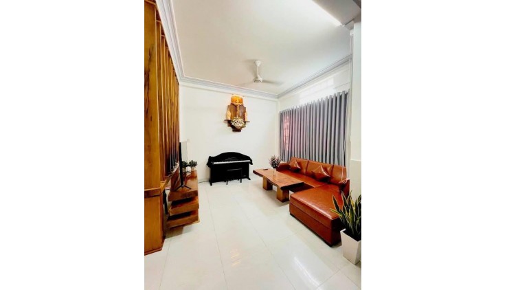 Bán nhà mặt phố Hiệp Bình Phước, Thủ Đức, 64m², 3.9 tỷ, sổ đỏ