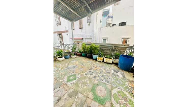 Nhà Đường 3 tháng 2 Phường 12 Quận 10.