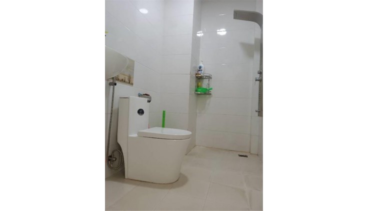 Bán nhà mặt phố Q.9, 70m2, 4 tầng, 5.8 tỷ, sổ đỏ