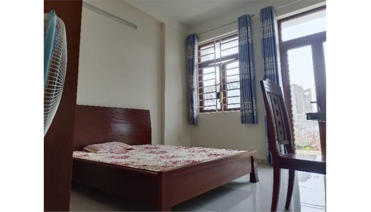 Bán nhà mặt phố Q.9, 70m2, 4 tầng, 5.8 tỷ, sổ đỏ